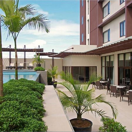 Hotel Seda Centrio Cagayan de Oro Esterno foto